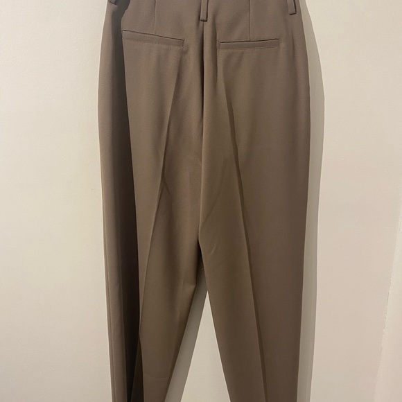 Filippa K | Cropped Trouser - Picture 2 of 4